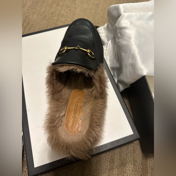 Gucci Princetown Fur-Lined Leather Mule - Picture 5 of 8